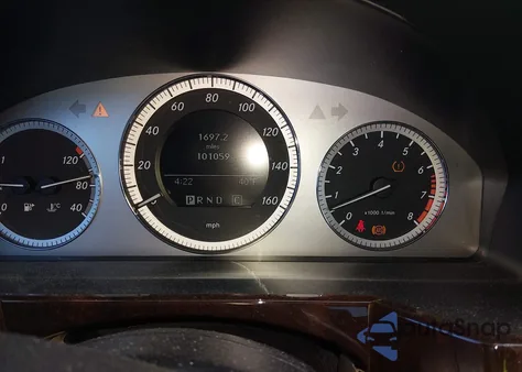 2010 Mercedes-Benz Glk 350 4Matic z USA, uszkodzony, nr VIN WDCGG8HB9AF362741